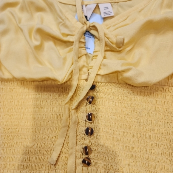 Nwt Roxy Maui Nix Crop Top Lemon Keyhole Tie Buttons and Smocking Size XL - Picture 5 of 9